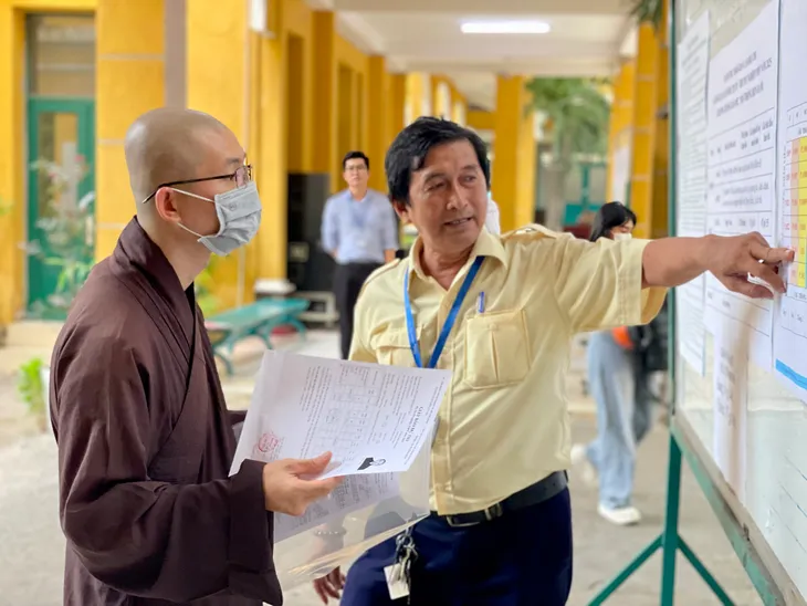 TP Hồ Chí Minh: Thí sinh tự tin, quyết tâm chinh phục kỳ thi tốt nghiệp THPT 2025 - Ảnh 2.