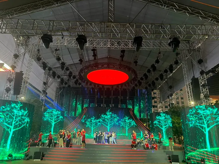TP Hồ Chí Minh kỷ niệm 49 năm ngày mang tên Bác- Ảnh 2. TP Hồ Chí Minh kỷ niệm 49 năm ngày mang tên Bác- Ảnh 2.