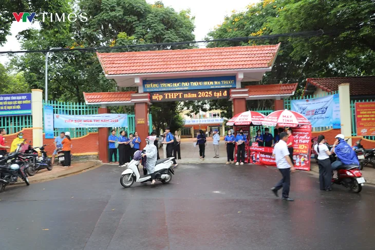 Tây Nguyên sẵn sàng cho kỳ thi tốt nghiệp THPT 2025 giữa tiết trời mưa đầu mùa - Ảnh 1.