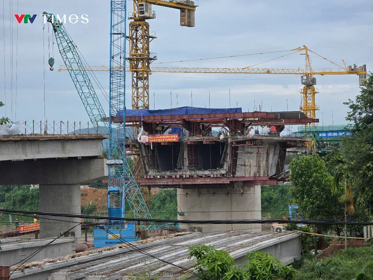 Phú Thọ: Toàn cảnh cầu Phong Châu mới đang dần hình thành - Ảnh 6.