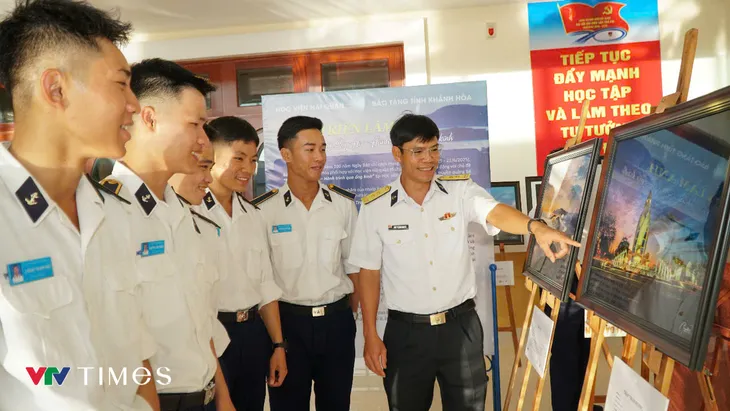 Triển lãm Ảnh về Thành phố Biển Nha Trang
- Ảnh 2.