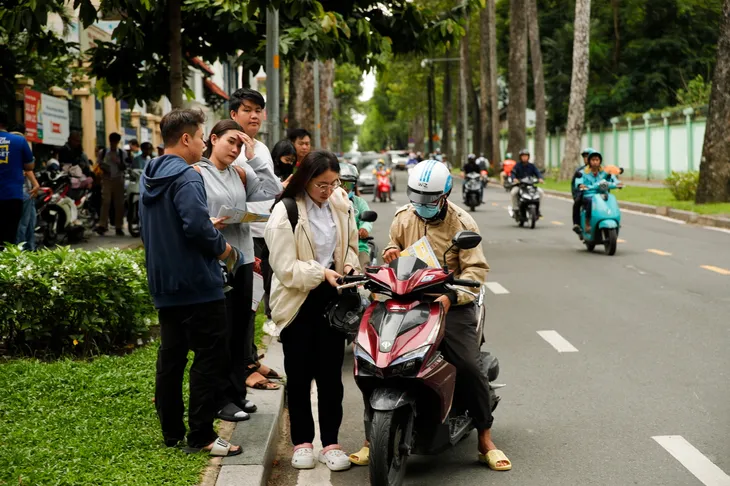 TP Hồ Chí Minh: Thí sinh tự tin, quyết tâm chinh phục kỳ thi tốt nghiệp THPT 2025 - Ảnh 1.