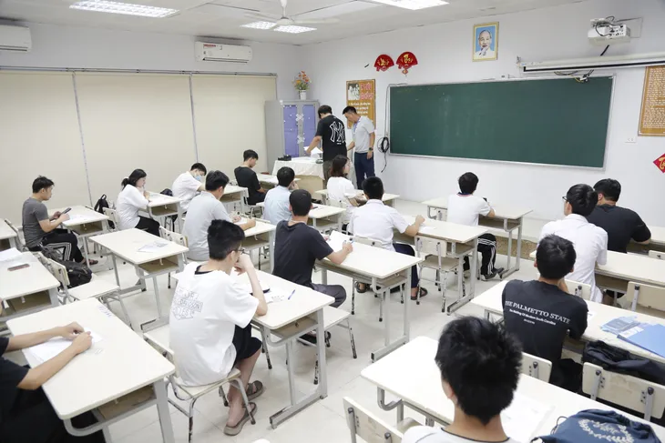 Hơn 1,16 triệu thí sinh bước vào kỳ thi tốt nghiệp THPT 2025- Ảnh 13.
