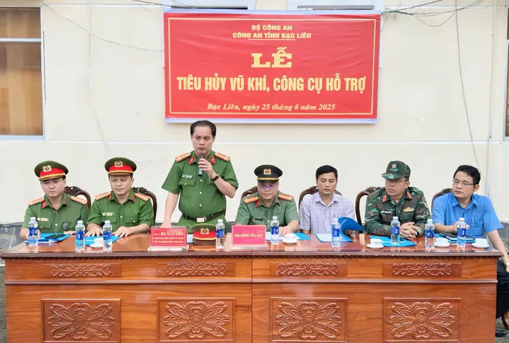 Bạc Liêu: Tiêu hủy hơn 1.300 vũ khí, công cụ hỗ trợ các loại- Ảnh 1.