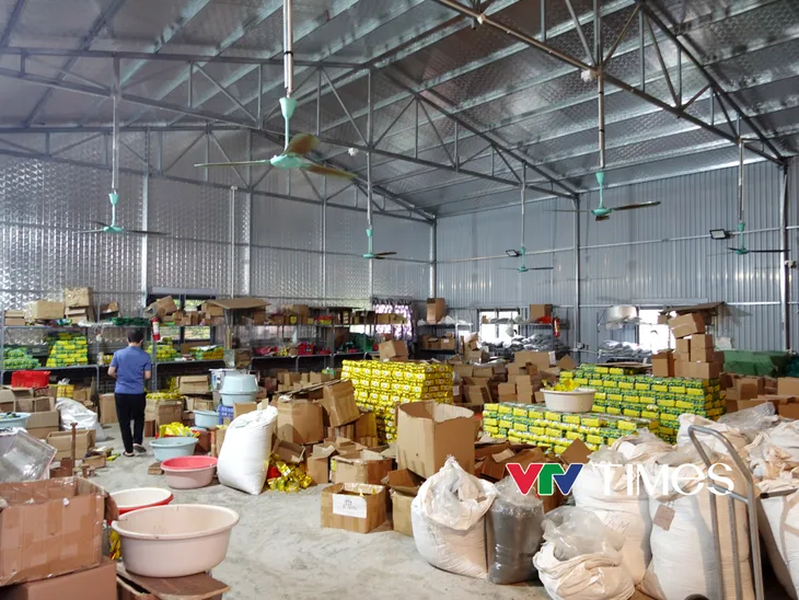Khởi tố đối tượng xâm phạm quyền sở hữu nhãn hiệu "Chè Thái Nguyên" thu lợi gần 46 tỷ đồng - Ảnh 1.