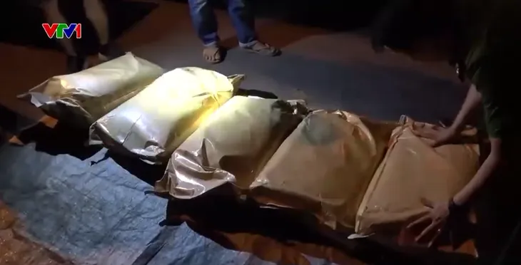 Tội phạm ma túy gia tăng: Từ buôn bán trên sông Hồng đến thuốc lá điện tử chứa ma túy- Ảnh 7. Tội phạm ma túy gia tăng: Từ buôn bán trên sông Hồng đến thuốc lá điện tử chứa ma túy- Ảnh 7.