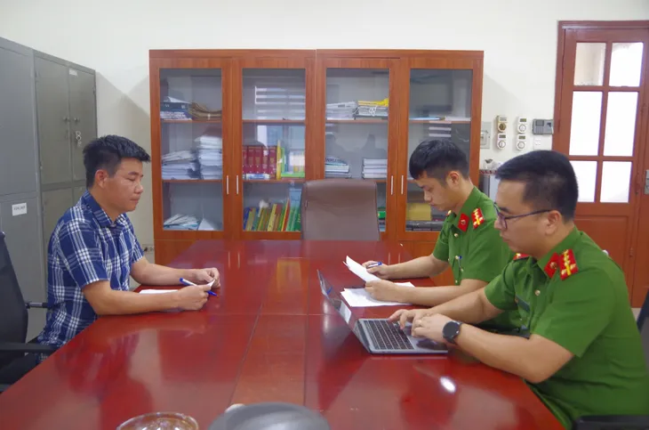 Bắt giữ đối tượng lừa đảo chiếm đoạt 2 tỷ đồng sau 8 năm lẩn trốn - Ảnh 1.