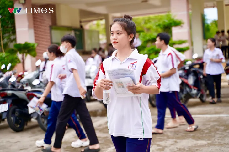 Thí sinh tại Cần Thơ nhận định đề thi Toán phân hóa rõ, cần tốc độ và tư duy cao- Ảnh 5. Thí sinh tại Cần Thơ nhận định đề thi Toán phân hóa rõ, cần tốc độ và tư duy cao- Ảnh 5.