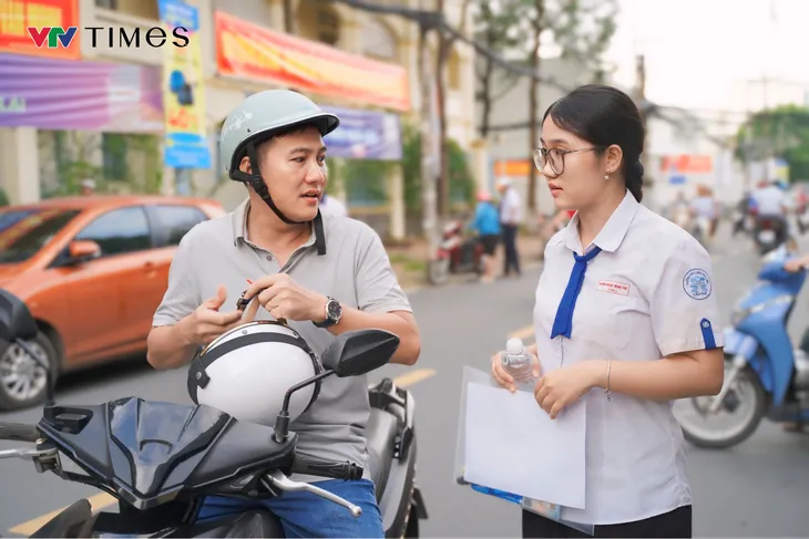 Cần Thơ: Giáo viên và thí sinh nhận định đề thi Ngữ văn bám sát định hướng đổi mới giáo dục, giàu tính nhân văn- Ảnh 3. Cần Thơ: Giáo viên và thí sinh nhận định đề thi Ngữ văn bám sát định hướng đổi mới giáo dục, giàu tính nhân văn- Ảnh 3.