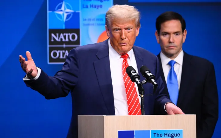 Tổng thống Mỹ Donald Trump phát biểu trong cuộc họp báo bế mạc Hội nghị thượng đỉnh NATO ở Hà Lan (Ảnh: AFP) Tổng thống Mỹ Donald Trump phát biểu trong cuộc họp báo bế mạc Hội nghị thượng đỉnh NATO ở Hà Lan (Ảnh: AFP)