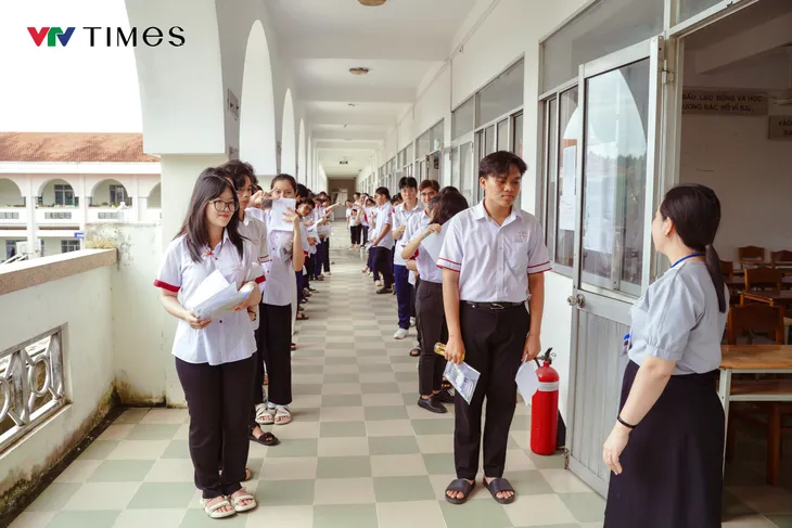 Thí sinh tại Cần Thơ nhận định đề thi Toán phân hóa rõ, cần tốc độ và tư duy cao- Ảnh 3. Thí sinh tại Cần Thơ nhận định đề thi Toán phân hóa rõ, cần tốc độ và tư duy cao- Ảnh 3.