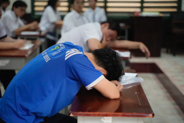 Kỳ thi tốt nghiệp THPT 2025: Không khí sôi động trước giờ G- Ảnh 7. Kỳ thi tốt nghiệp THPT 2025: Không khí sôi động trước giờ G- Ảnh 7.