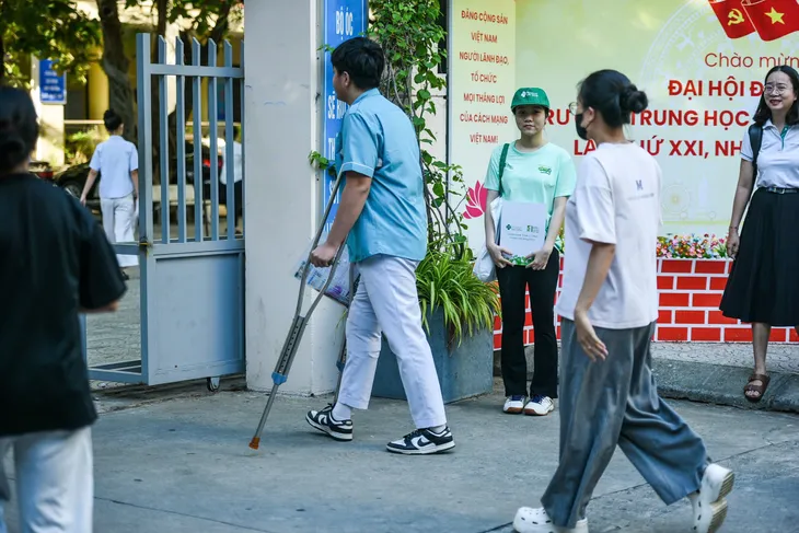 Thí sinh Đà Nẵng bắt đầu môn thi đầu tiên kỳ thi tốt nghiệp THPT 2025 - Ảnh 3.