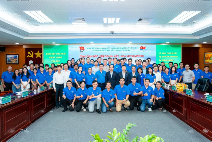 Tuổi trẻ Vietsovpetro phát huy truyền thống "Những người đi tìm lửa"- Ảnh 2. Tuổi trẻ Vietsovpetro phát huy truyền thống "Những người đi tìm lửa"- Ảnh 2.