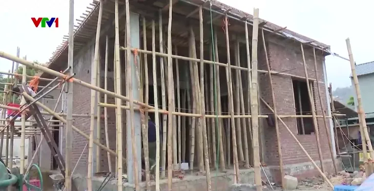 Còn nhiều khó khăn trong quá trình xóa nhà tạm, nhà dột nát - Ảnh 2.