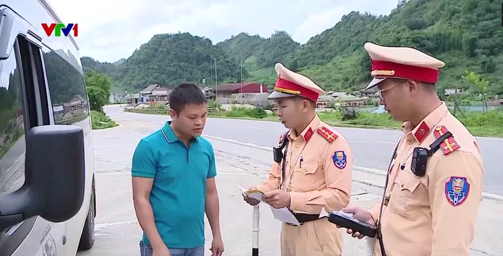 Nhiều giải pháp đảm bảo an toàn trên cung đường đèo dốc - Ảnh 2.