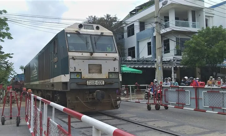 Phân cấp cấp phép xây dựng đường ngang đường sắt cho địa phương - Ảnh 1.