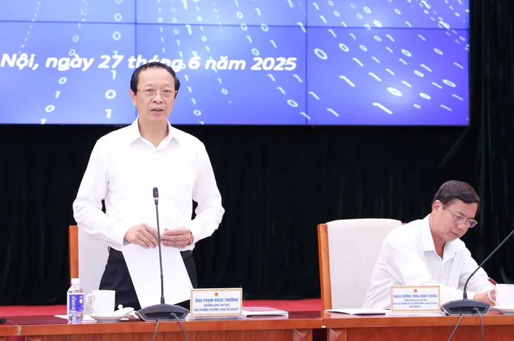 Nhiều thí sinh than đề thi tốt nghiệp THPT 2025 khó, Bộ GD&ĐT nói gì?- Ảnh 2. Nhiều thí sinh than đề thi tốt nghiệp THPT 2025 khó, Bộ GD&ĐT nói gì?- Ảnh 2.