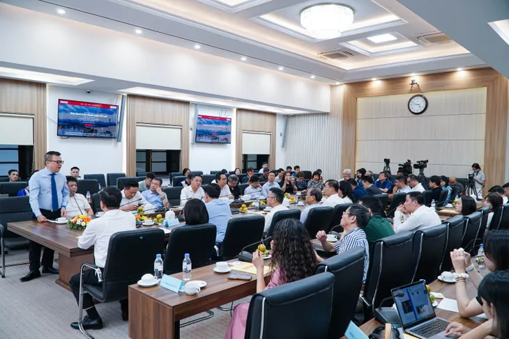 Phát động cuộc thi ảnh báo chí với chủ đề "Việt Nam trên hành trình đổi mới" - Ảnh 1.
