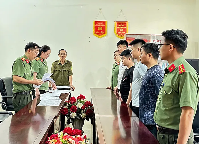 Phát hiện đường dây lắp ráp, bán vũ khí trái phép quy mô lớn qua mạng xã hội - Ảnh 1.