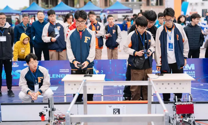 Học sinh, sinh viên Việt Nam có nguy cơ tụt hậu nếu không học AI - Ảnh 2.