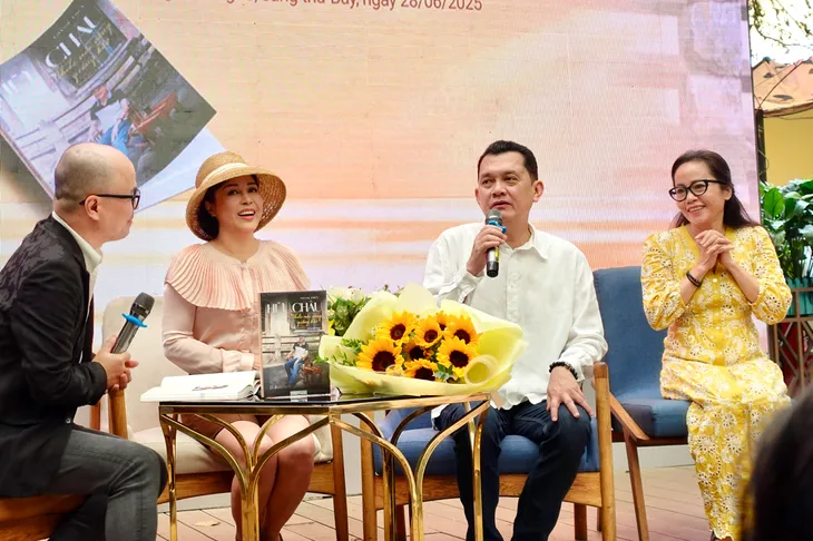 NSƯT Hữu Châu đau đáu giữ "lửa" sân khấu - Ảnh 1.