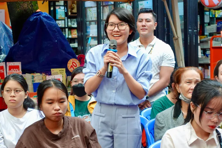 NSƯT Hữu Châu đau đáu giữ "lửa" sân khấu - Ảnh 7.