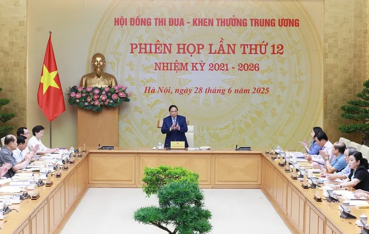 Thủ tướng: Phát động phong trào toàn dân thi đua làm giàu và đóng góp xây dựng đất nước - Ảnh 1.