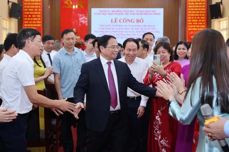 Thủ tướng: Tuyệt đối không để người dân "sợ hay ngại" khi đến cơ quan công quyền - Ảnh 3.