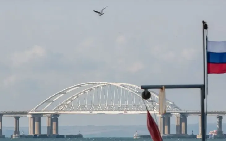 Cầu Crimea được chụp lại vào tháng 10/2022. (Ảnh: AFP) Cầu Crimea được chụp lại vào tháng 10/2022. (Ảnh: AFP)