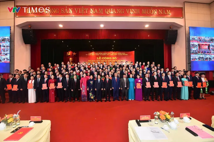 Lễ Công bố Nghị quyết, Quyết định sáp nhập Tuyên Quang, Hà Giang, hợp nhất đơn vị hành chính và công tác cán bộ - Ảnh 1.