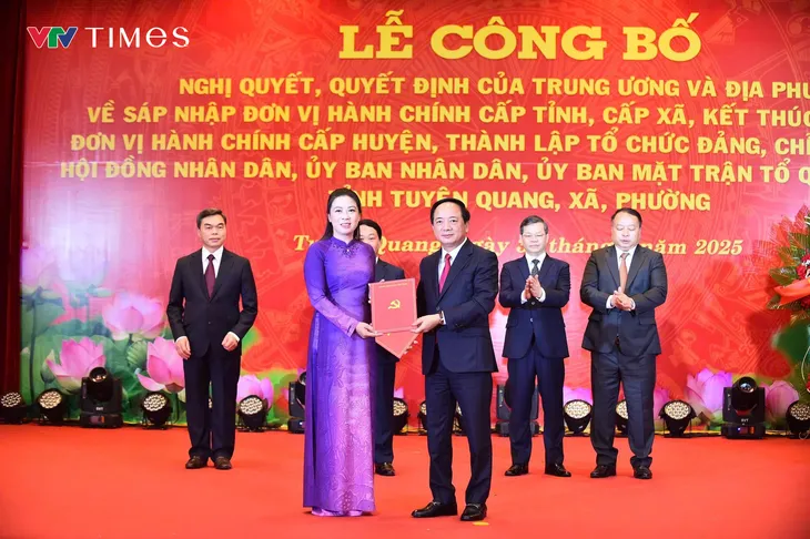 Lễ Công bố Nghị quyết, Quyết định sáp nhập Tuyên Quang, Hà Giang, hợp nhất đơn vị hành chính và công tác cán bộ - Ảnh 6.