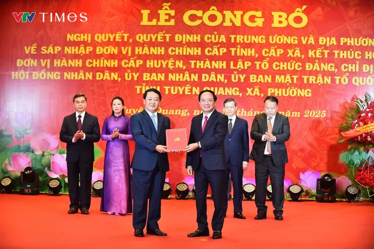 Lễ Công bố Nghị quyết, Quyết định sáp nhập Tuyên Quang, Hà Giang, hợp nhất đơn vị hành chính và công tác cán bộ - Ảnh 5.
