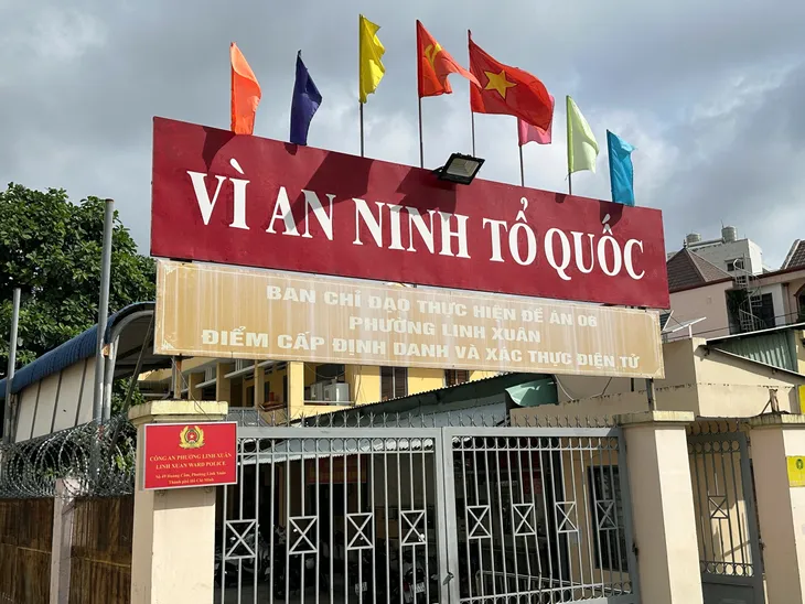 Nhiều trụ sở công an tại TP Hồ Chí Minh thay bảng tên phường, xã sau hợp nhất- Ảnh 2. Nhiều trụ sở công an tại TP Hồ Chí Minh thay bảng tên phường, xã sau hợp nhất- Ảnh 2.