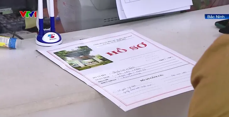 Ngày đầu vận hành bộ máy chính quyền địa phương hai cấp: Linh hoạt, ổn định, hướng tới phục vụ người dân - Ảnh 1.