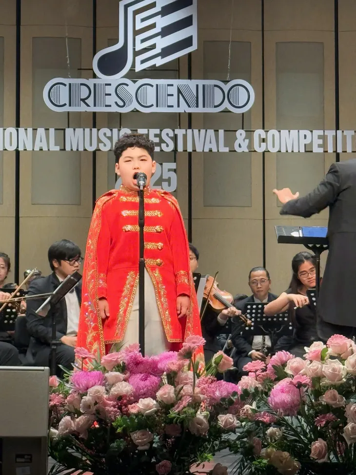 Giọng ca opera 13 tuổi giành giải nhất Crescendo International Music Festival - Ảnh 1.