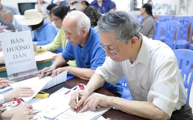 Người hưởng hưu bằng tiền mặt tại TP Hồ Chí Minh được chi trả từ ngày 7/7 Người hưởng hưu bằng tiền mặt tại TP Hồ Chí Minh được chi trả từ ngày 7/7