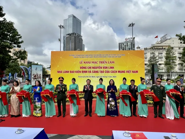 Nhìn lại hành trình cách mạng của Tồng bí thư Nguyễn Văn Linh qua ảnh - Ảnh 1.
