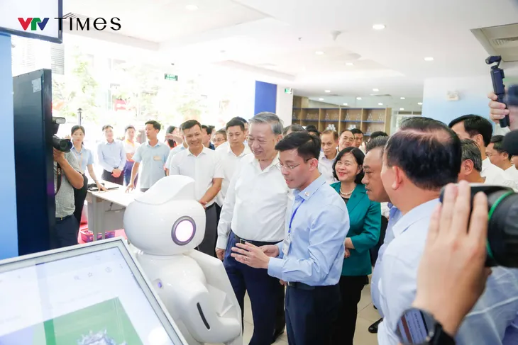 Tổng Bí thư Tô Lâm kiểm tra hoạt động của chính quyền địa phương hai cấp tại Hà Nội - Ảnh 1.