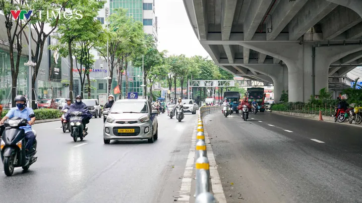 Thí điểm phân làn: Nhiều người dân còn lúng túng khi di chuyển - Ảnh 4.