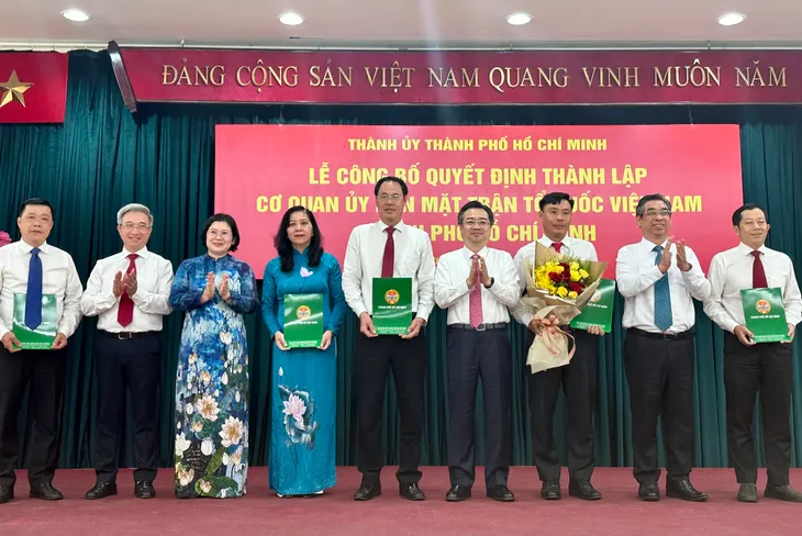 Ủy ban Mặt trận Tổ quốc Việt Nam TP Hồ Chí Minh chính thức thành lập - Ảnh 2.