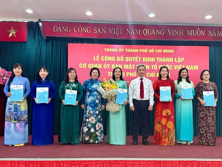 Ủy ban Mặt trận Tổ quốc Việt Nam TP Hồ Chí Minh chính thức thành lập - Ảnh 3.