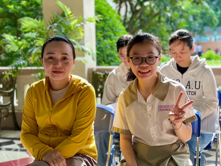 Học sinh lớp 10 hào hứng trong ngày nhập học ở ngôi trường chuyên gần 100 năm tuổi- Ảnh 2.