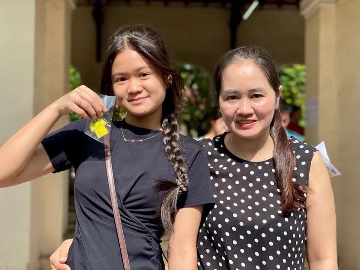 Học sinh lớp 10 hào hứng trong ngày nhập học ở ngôi trường chuyên gần 100 năm tuổi- Ảnh 4.