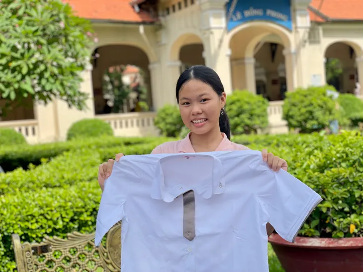 Học sinh lớp 10 hào hứng trong ngày nhập học ở ngôi trường chuyên gần 100 năm tuổi- Ảnh 6.