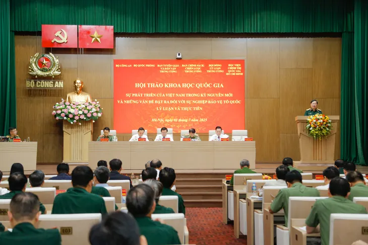 Hội thảo khoa học cấp Quốc gia "Sự phát triển của Việt Nam trong kỷ nguyên mới và những vấn đề đặt ra đối với sự nghiệp bảo vệ Tổ quốc - Lý luận và thực tiễn". - Ảnh 1.