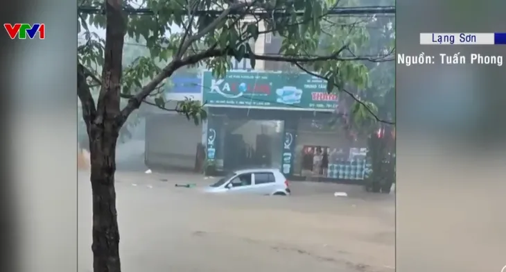 Tháng 6, miền Bắc mưa vượt kỷ lục gần 50 năm- Ảnh 3. Tháng 6, miền Bắc mưa vượt kỷ lục gần 50 năm- Ảnh 3.