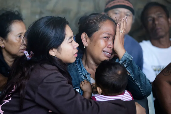 Indonesia dừng tìm kiếm 30 người mất tích sau vụ chìm phà gần đảo Bali - Ảnh 1.