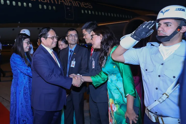 Thủ tướng tới Rio de Janeiro, bắt đầu dự Hội nghị BRICS mở rộng và làm việc tại Brazil
- Ảnh 1. Thủ tướng tới Rio de Janeiro, bắt đầu dự Hội nghị BRICS mở rộng và làm việc tại Brazil
- Ảnh 1.