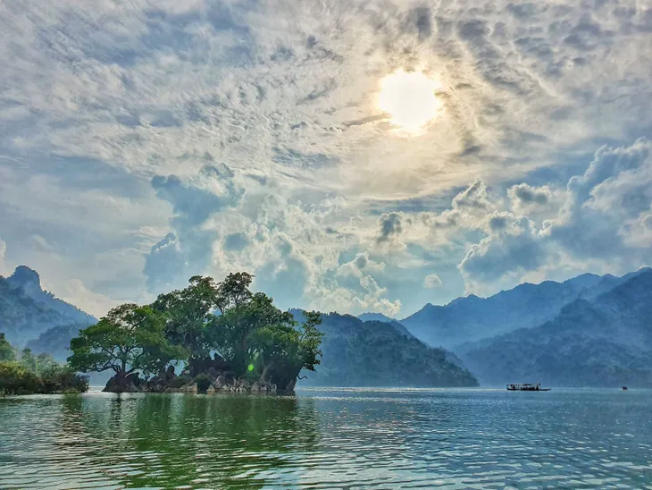 Hồ Ba Bể được quy hoạch bảo tồn, đưa di tích trở thành điểm đến du lịch sinh thái tiêu biểu - Ảnh 1.